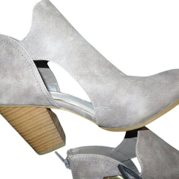 Fergalicious by Fergie Palmer Micro Suede Buckle Ankle Chelsea Boots Booties 9.5 - Picture 7 of 15